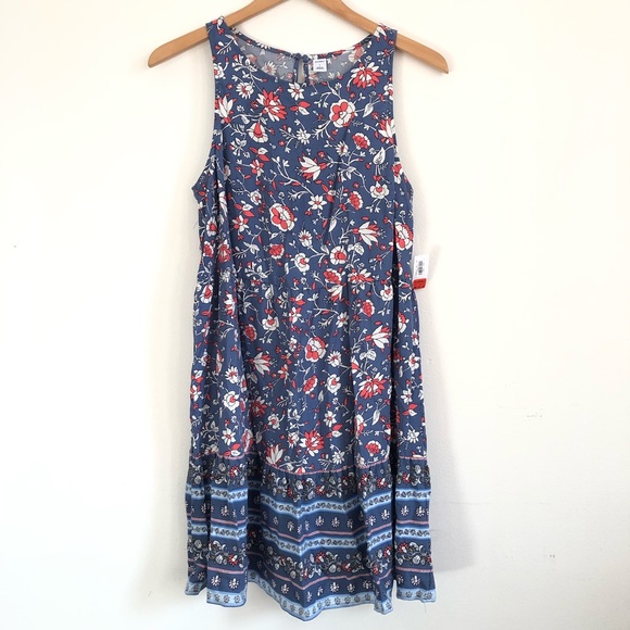 Old Navy Dresses & Skirts - NWT Old Navy floral patterned boho ruffle dress